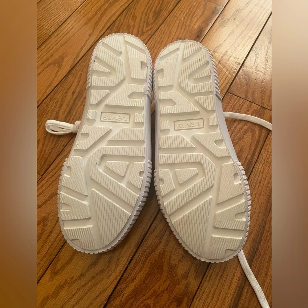 New NIB Levi’s Emma‎ White Mono Chunky Canvas Sneakers Size 8.5